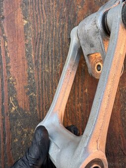 Kyvka spojovací kloub tlumiče Yamaha YZ WRF YZF 125 250 400 - 14