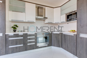 Pronájem bytu 3+kk, (81 m²) s lodžií (30 m²), terasou (30 m² - 14