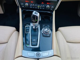 BMW Řada 5 535i GT AUT KAMERA VÝHŘEV SERVISKA PANORAMA - 14