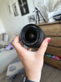 Canon eos 2000d + objektiv 18-55mm EF-S - 14