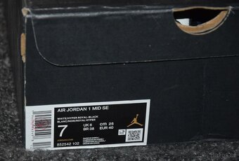 NIKE AIR JORDAN MID SE velikost EU 40, nové. krabice - 14