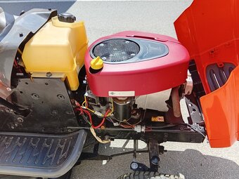 Prodám zahradní traktor Husqvarna 17.5Hp Hydro - 14