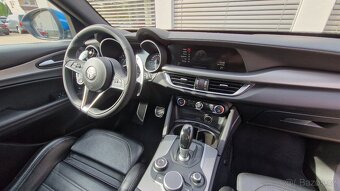 Stelvio Q4, pohon 4x4, panorama, 206 kW, krásný stav - 14