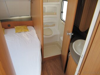 Prodám karavan Hobby 460 ufe,r.v.2009 + mover, satelit ,stan - 14