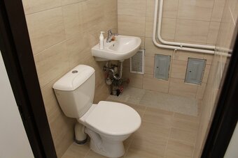 PRONÁJEM OBCHODNÍCH PROSTOR (145 m2) V CENTRU PROSTĚJOVA - 14