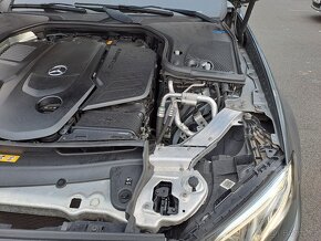 Mercedes Benz E400,4MATIC-4x4,250kW,masáže - 14