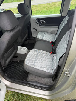 Škoda Roomster 1.4 63 kW benzín, 2008 - 14