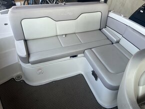 Laminátová sportovní loď SeaRay 240 Sundeck - 14