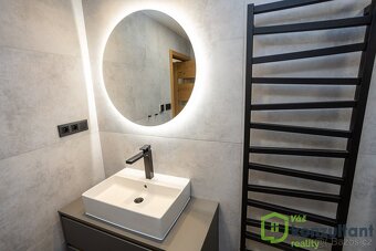 Prodej bytu 3+kk po kompletní rekonstrukci s garáží a balkón - 14