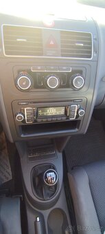 Volkswagen Touran 1.6 TDI nová STK - 14