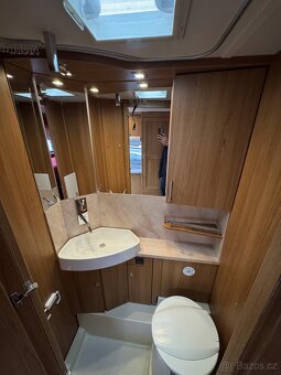 Knaus Royale 580 ~ Extra velká postel - 14