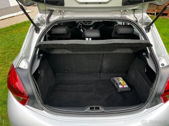 Peugeot 208 1.2i 60Kw r.v2016 naj 151tkm nové v ČR - 14