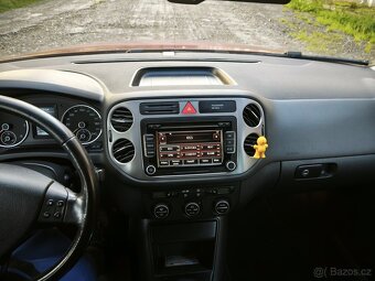 Prodám Volkswagen Tiguan 44 2.0 tdi tažné zařízení. - 14