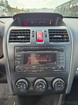 SUBARU XV 2014 1.6 84kW AWD 4x4,TEMPOMAT,VÝHŘEVY,SERVISKA - 14