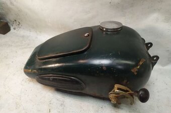 Nádrž víko nádrže kastlík IŽ 350 IŽ 49 DKW - 14