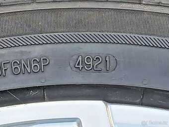 Pěkná zimní orig alu Škoda Kamiq 215/45/18 vzorek 8mm - 14