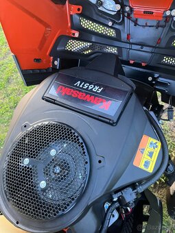 SEKACÍ TRAKTOR HUSQUARNA TC 342T - 14