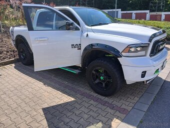 Dodge Ram 1500 Laramie - 14