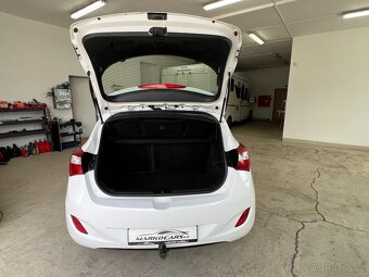 Hyundai i30 CRDi 81KW 1.majitel KLIMA TAŽNÉ ZAŘÍZENÍ - 14