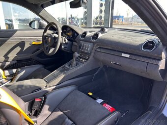 Prodám Porsche 718 Cayman GT4 RS Weissach - 14