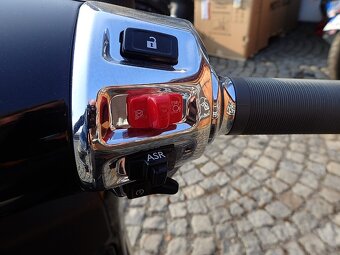 VESPA  GTS  300  Super - 14