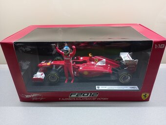 F1 FERRARI F2012 VÍTĚZ GP MALAYSIE 2012 ALONSO HOTWHEELS - 14