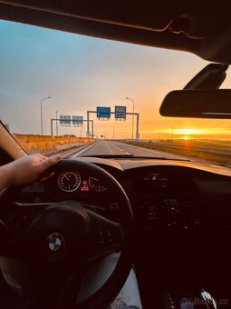 BMW E60 545i - 14