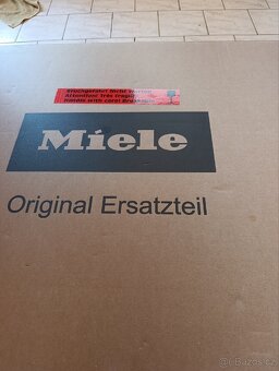 Ochranné sklo indukční desky Miele. - 14