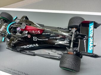 F1 MERCEDES W12 HAMILTON VÍTĚZ GP RUSKA 2021 SPARK 1:18 - 14