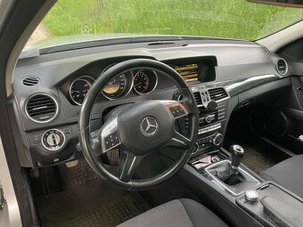 Mercedes Benz W204 180 CGI - 14