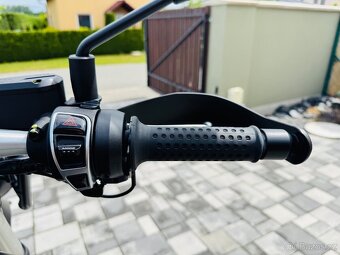 Moto Guzzi V 85 TT najeto 1.600 stav nového-spousta doplňků - 14