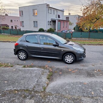 Peugeot 206+ Trendy 1,1i Dovoz Rakousko najeto 76t.km. - 14