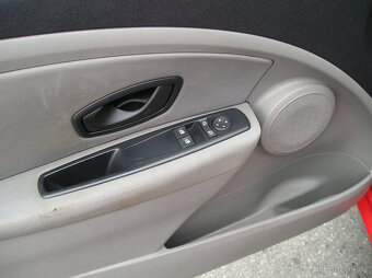 RENAULT MÉGANE III 1.6-16V 74KW RV-2009-klima - 14