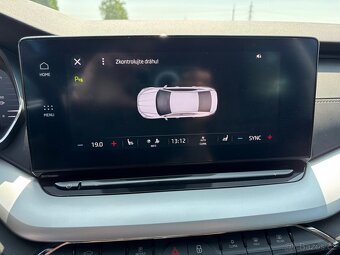 ŠKODA OCTAVIA IV 2.0 TDI 110kw automat DSG 1. majitel - 14