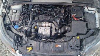 Ford Focus Mk3 1.6 TDCi (2012) – bílý hatchback, výborný sta - 14