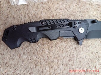 Svítilna LED taktická. - 14