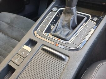 VW Passat B8 Variant 2.0TDI 110kW DSG 74tkm Matrix Virtual - 14