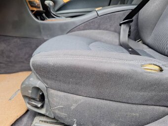 Mercedes Benz E320 - 14