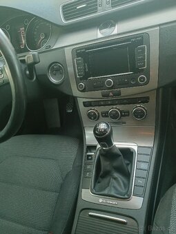 VW Passat B7 combi bluemotion - 14