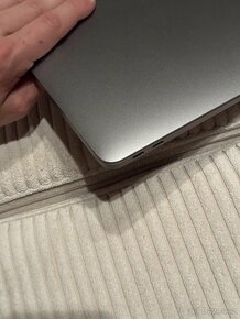 MacBook Pro 13 palců rok 2016 256GB (A1708) - 14