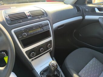 Škoda Octavia 1.6 MPi 75kW Ambiente,Klima,Temp,Tažné - 14
