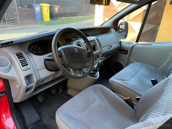 Renault Trafic 6 míst - 14
