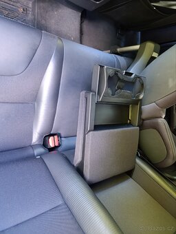 Volvo V60 R-Design, automat, pětiválec 2.0 D 120kw - 14