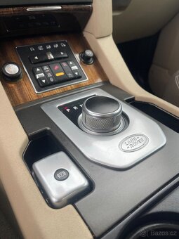 LAND ROVER DISCOVERY 3.0D HSE LUXURY 7 MÍST - 14