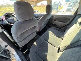Ford Fiesta 1.4i Duratec 16V, 59 kw, 2004 - 14