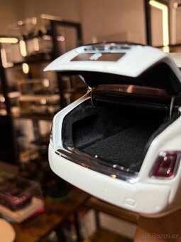 Kengfai - Rolls-Royce Phantom VIII, 1:18, 299ks - 14