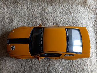 Prodám Ford Mustang GT - 1:18 -AutoArt,použitý,limitovaný - 14