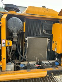 Pásový bagr JCB JS130 LC - 14