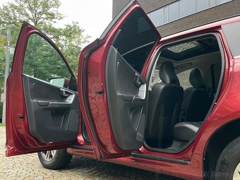 Volvo XC60 2.4D 5V 4x4 AUTOMAT VYHŘEV SERVISKA - 14