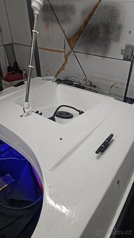Motorový člun po kompletní rekonstrukci + vlek + motor 23hp - 14